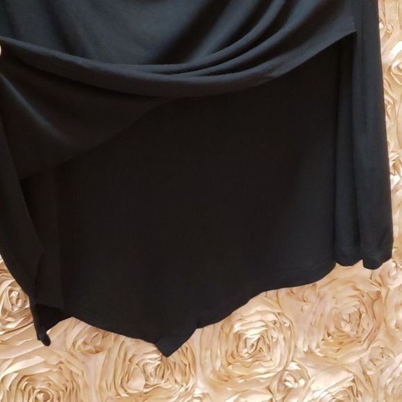 2/$40 π€Thyme Black Blouse π Very Soft - Picture 4 of 9